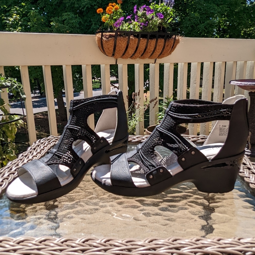 JBU by Jambu 3" wedge heels with comfortable soles. Only worn once.